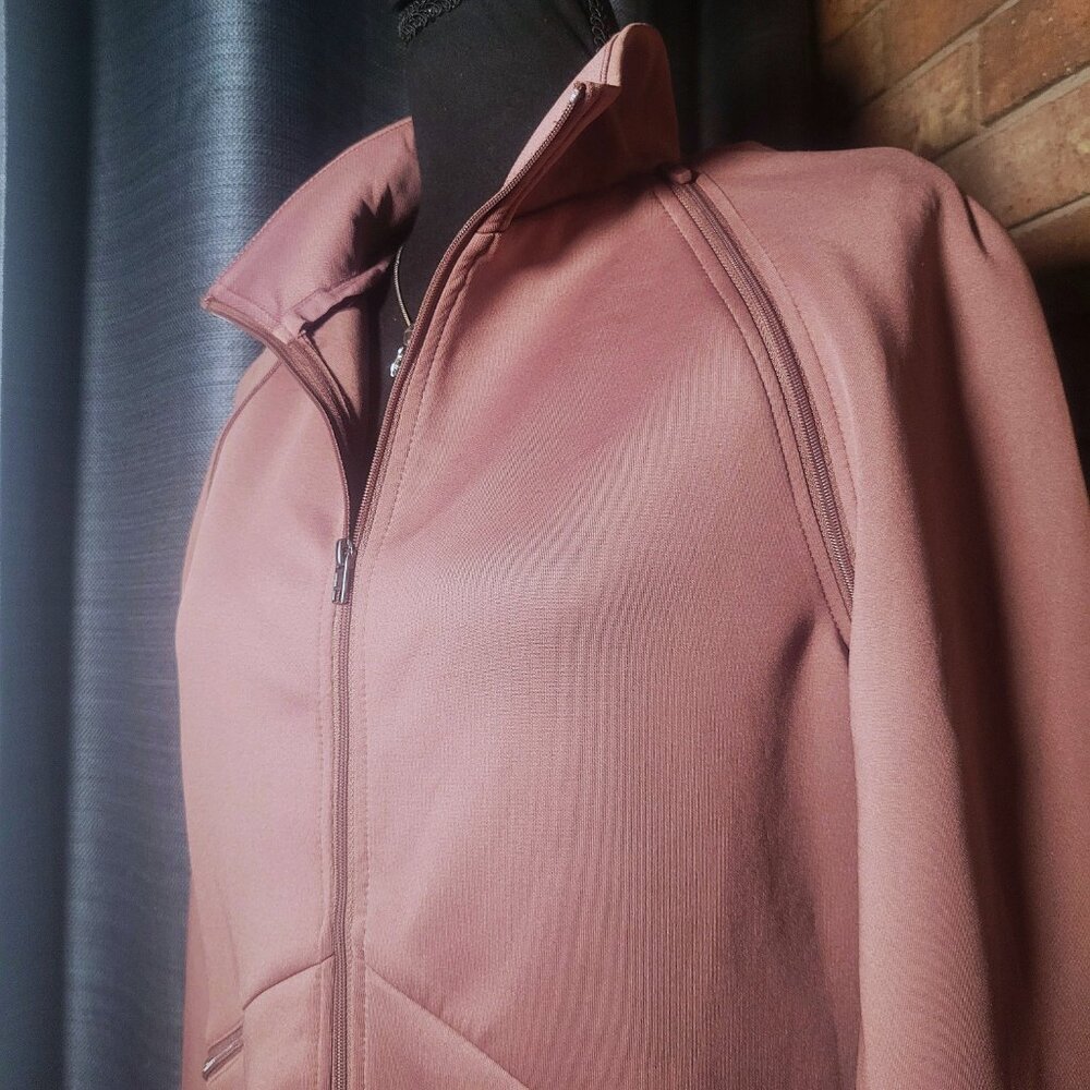 Jockey Convertible Jacket to Vest - Picture 3 of 13